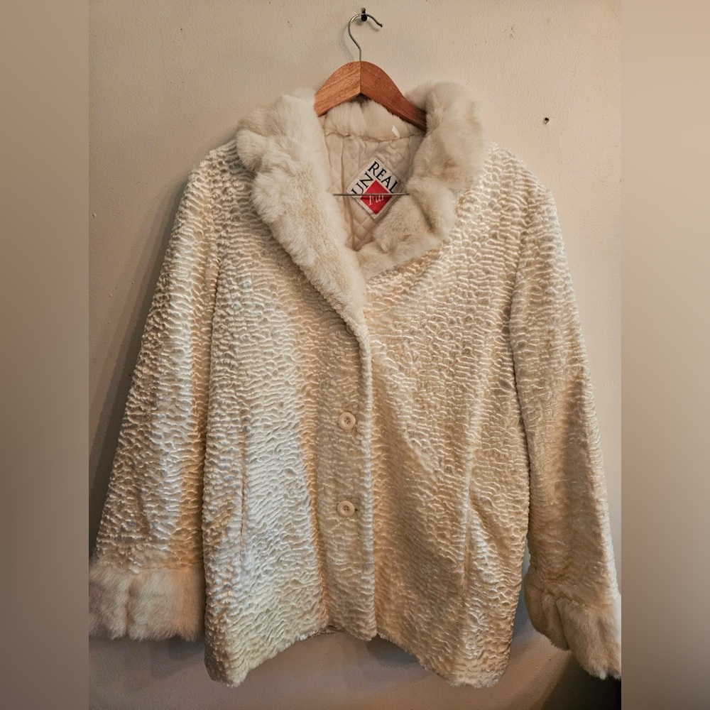 Vintage Unreal Fur Cream Faux Jacket Size 14